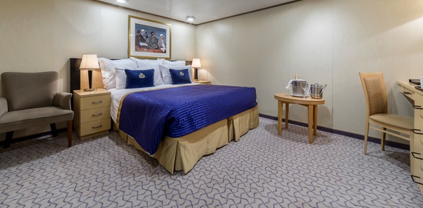 CUNARD Queen Elizabeth Deluxe Inside GA.jpg